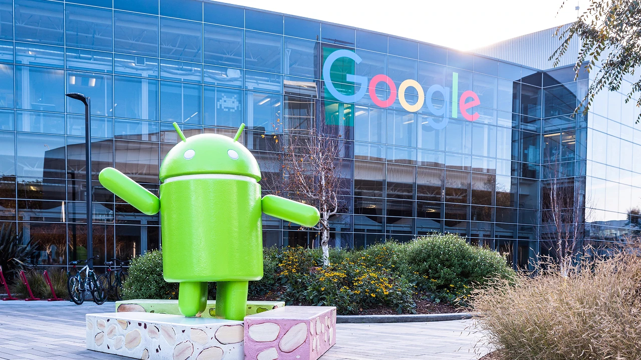 Google наконец заставили поделиться игрушками в песочнице — и делает она это без энтузиазма