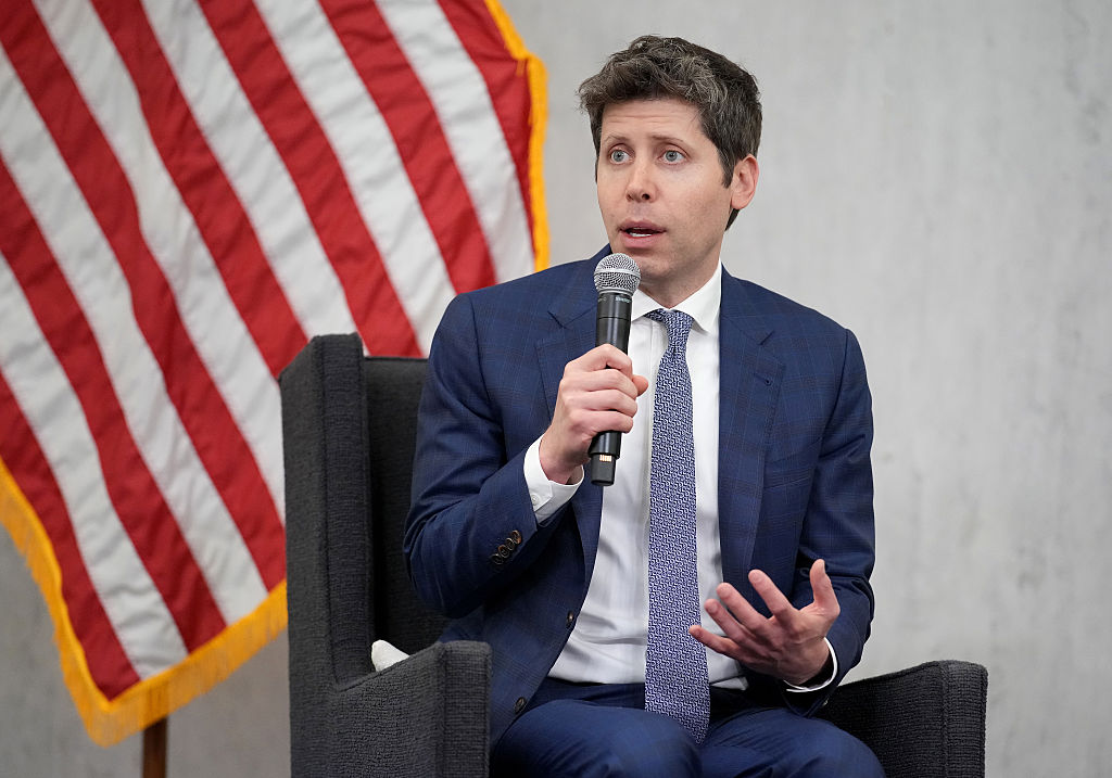Люди, которые ежедневно ускоряют гонку AI, просят правительство США придумать, как её…